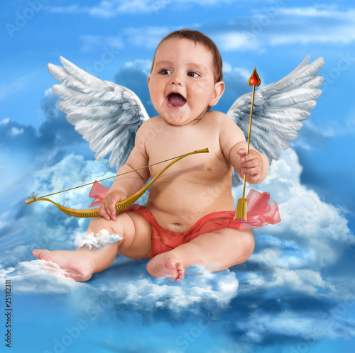 Foto: Baby cupid with angel wings Baby cupid with angel wings