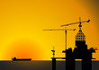 Bohrinsel mit Sonnenuntergang