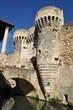 remparts pernes les fontaines
