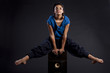 Danseuse sur une enceinte