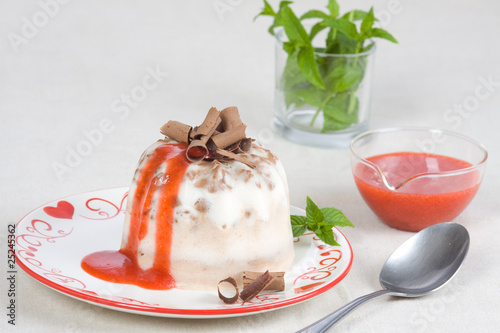 Parfait mit Himbeere Parfait mit Himbeere