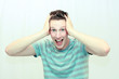 junger Mann - Portrait - Freude
