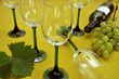 Wein und Gläser