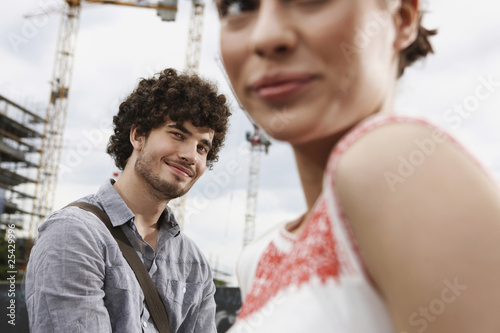 Photo: germany, berlin, young couple, portrait, close-up germany, berlin, young couple, portrait, close-up
