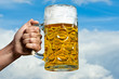 Foto: Wiesnbier und der blau weisse Himmel der Bayern Wiesnbier und der blau weisse Himmel der Bayern