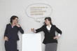 Foto: businesswomen talking together, smiling, portrait, elevated view businesswomen talking together, smiling, portrait, elevated view