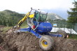 Grue adaptée aux travaux sur forte pente (montagne)