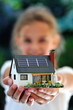 Gros plan sur les panneaux solaires d'une maison. Gros plan sur les panneaux solaires d'une maison.