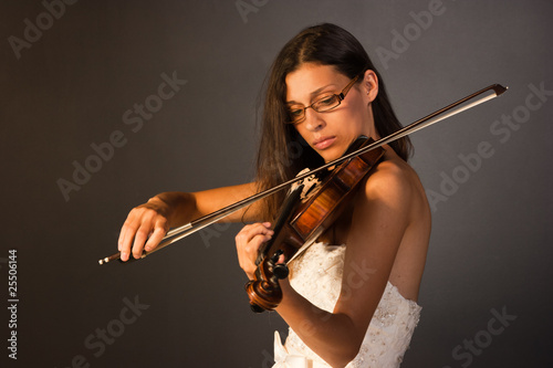 Photo: Professional violinist Professional violinist