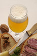 Birra con salame e noci