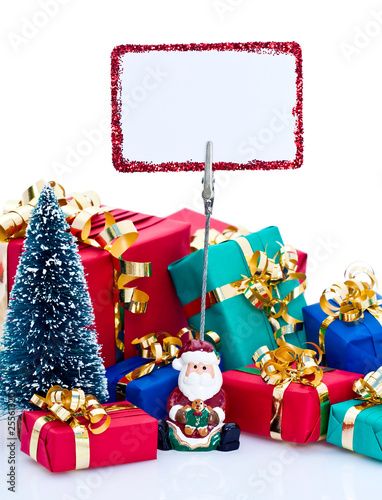 Cadeaux de Noël avec pancarte vierge
