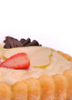 Gâteau à la poire sur fond blanc