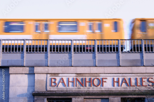 Foto: Fahrende U-Bahn Berlin Fahrende U-Bahn Berlin