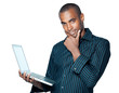 homme métiss ordinateur portable