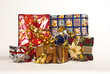 Geschenke zu Weihnachten bunt