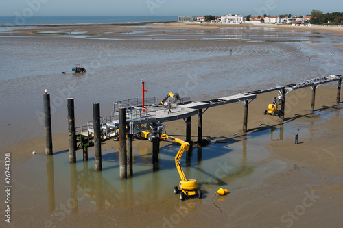 Photo: Reconstruction de l'embarcadère de la tranche-sur-Mer Reconstruction de l'embarcadère de la tranche-sur-Mer