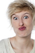 jeune fille blonde marrante naturelle