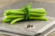 Photo: Fagot de haricots vert sur ardoise - Photo studio Fagot de haricots vert sur ardoise - Photo studio