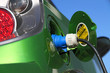 Elektroauto wird aufgeladen Elektroauto wird aufgeladen