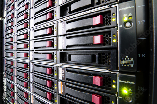 Foto: Row of hard drives Row of hard drives