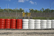 Formel 1-Rennstrecke - Kiesbett, Reifenstapel, Zuschauertribüne Formel 1-Rennstrecke - Kiesbett, Reifenstapel, Zuschauertribüne