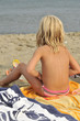 Seule sur la plage