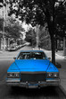 Vecchia auto blu