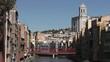 VISTA DE LA CATEDRAL Y LAS CASAS COLGANTES SOBRE EL RIO ONYAR