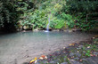 Cascata nel lago