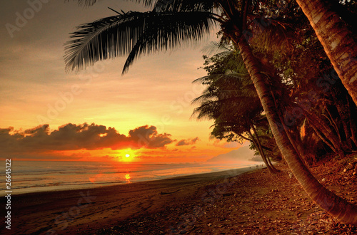 Photo: Puesta de sol en Costa Rica Puesta de sol en Costa Rica
