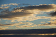 Wolkiger Himmel im Abendlicht