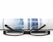Magazin mit Lesebrille