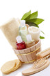 Foto: Holzschale mit Beautyprodukten Holzschale mit Beautyprodukten