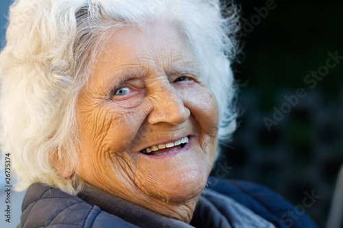 Photo: Portrait einer Frau, die 96 Jahre alt ist Portrait einer Frau, die 96 Jahre alt ist