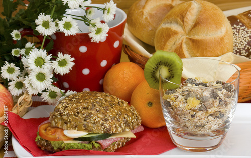 Foto: Frühstück/Vollkornbrötchen Frühstück/Vollkornbrötchen