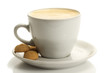 kaffee in einer weissen tasse mit amarettini