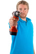 Homme pointant une perceuse