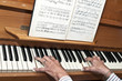 Klavier spielen