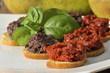 Bruschetta rot und schwarz