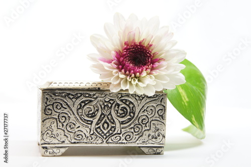 Foto: Schmuckkästchen mit Chrysantheme Schmuckkästchen mit Chrysantheme