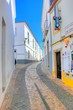 Bar in Seitengasse von Lagos in Portugal