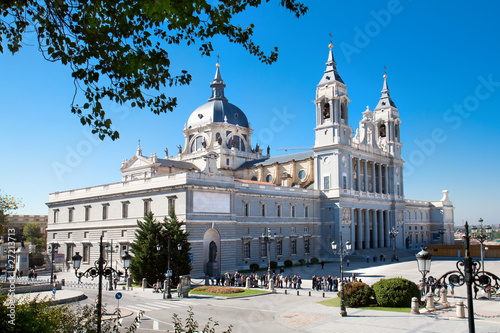 Foto: Beautiful architecture- Cathedral Almudena, Spain Beautiful architecture- Cathedral Almudena, Spain