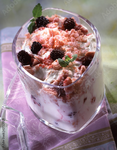 Photo: Pink biscuit and blackberry Tiramisu Pink biscuit and blackberry Tiramisu