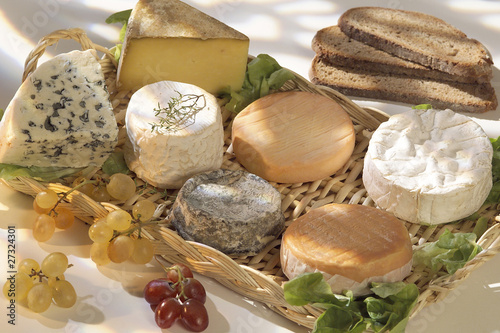 Foto: platter of French cheeses platter of French cheeses