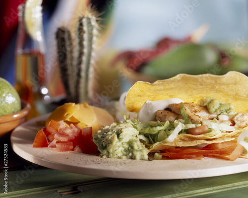 Photo: Tacos with guacamole and chicken Tacos with guacamole and chicken