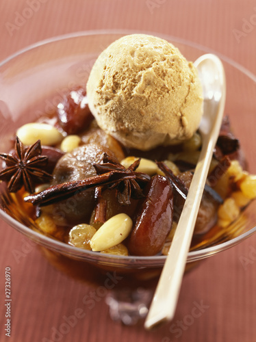 Photo: Caramelized dried fruit with coffee ice cream Caramelized dried fruit with coffee ice cream