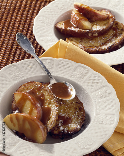 Photo: Brioche caramelized with apples Brioche caramelized with apples