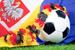 Fußball mit Deutschlandgirlande und Polen und Ukraine