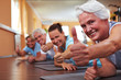 Daumen hoch im Fitnesscenter Daumen hoch im Fitnesscenter