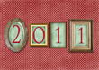 2011, cadres fond rouge